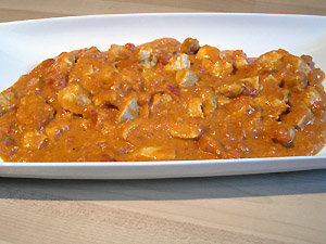 H&uuml;hnchen in Tomaten-Sahnesauce